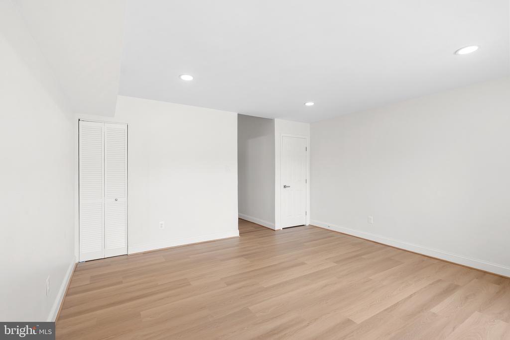 8530 BARRINGTON COURT Unit: 938