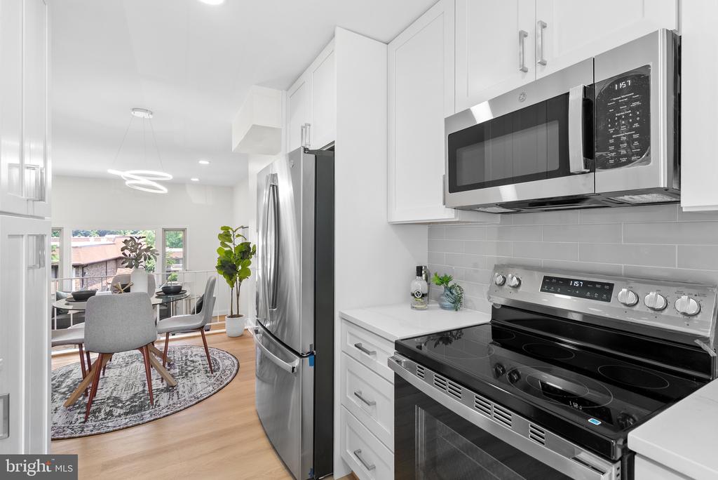 8530 BARRINGTON COURT Unit: 938