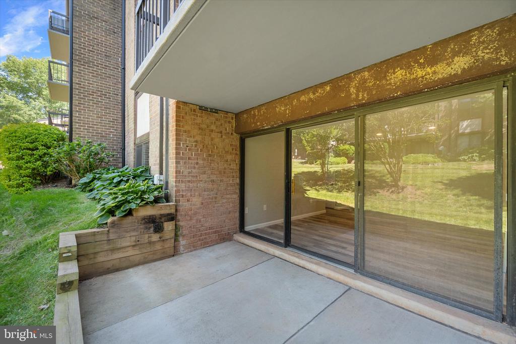 9730 KINGSBRIDGE DRIVE Unit: 3