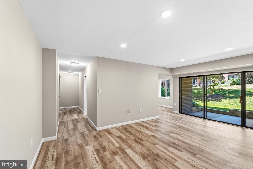 9730 KINGSBRIDGE DRIVE Unit: 3