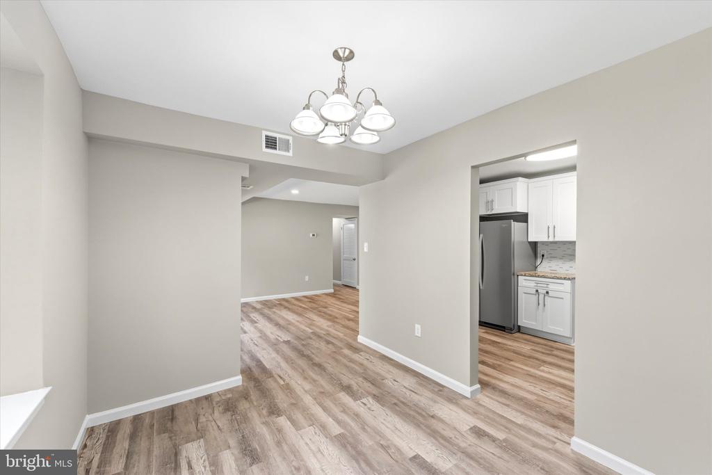 9730 KINGSBRIDGE DRIVE Unit: 3