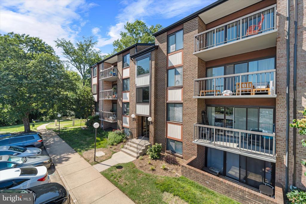 9730 KINGSBRIDGE DRIVE Unit: 3