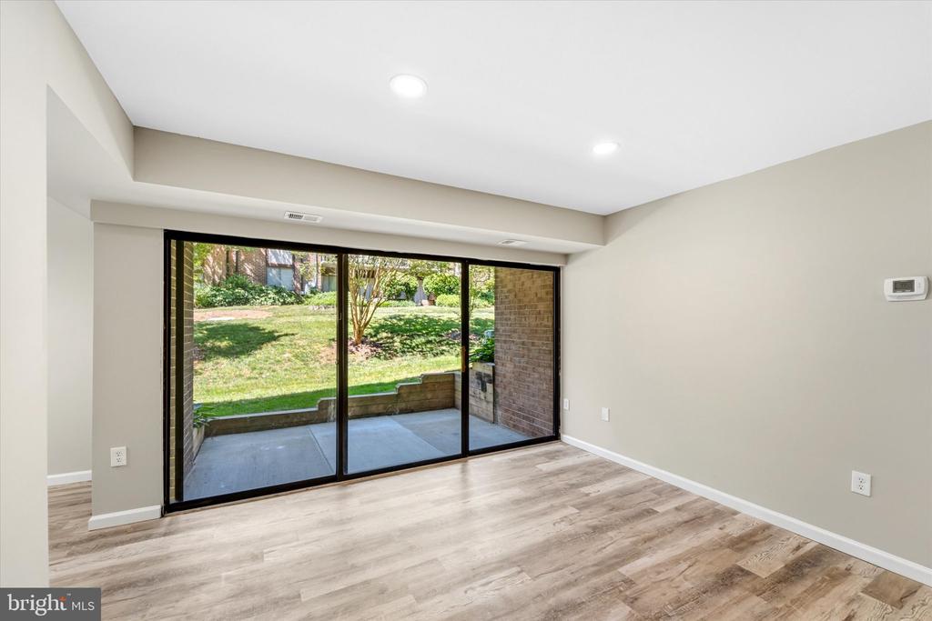 9730 KINGSBRIDGE DRIVE Unit: 3
