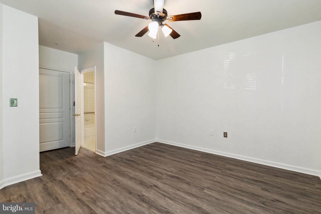 12915 ALTON SQUARE Unit: 114