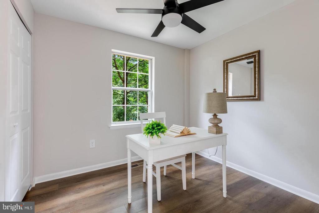 2256 GUNSMITH SQUARE