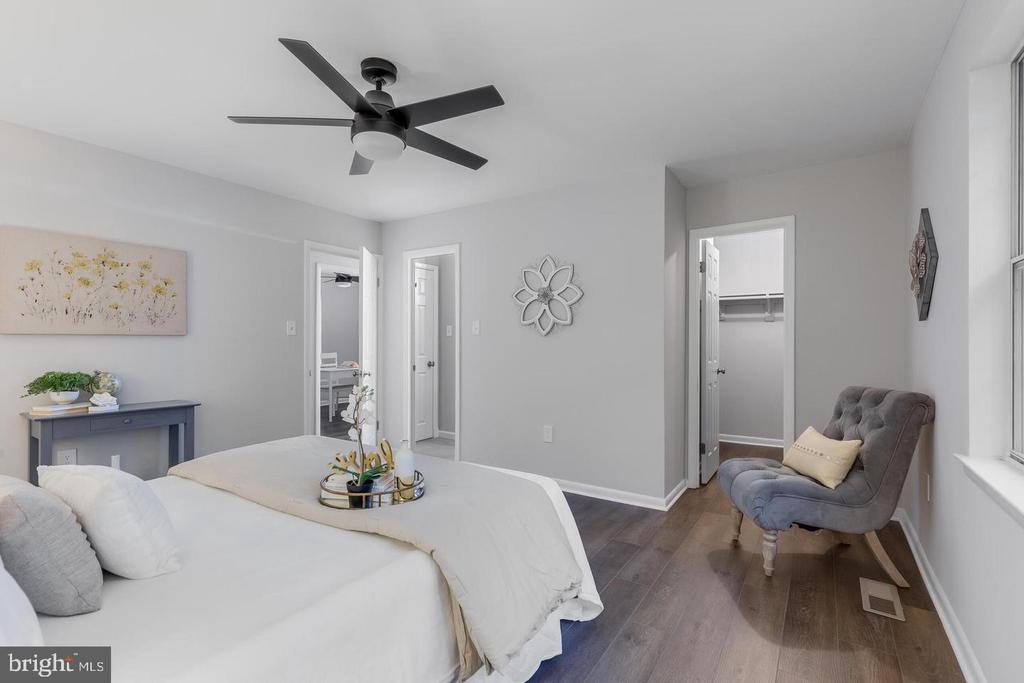 2256 GUNSMITH SQUARE