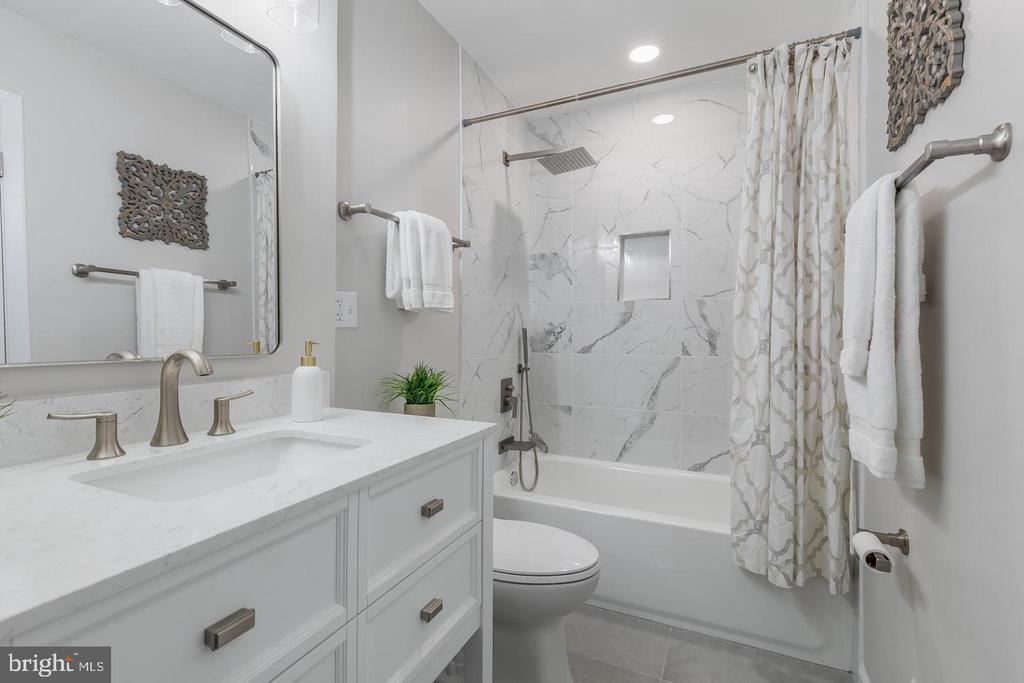 2256 GUNSMITH SQUARE