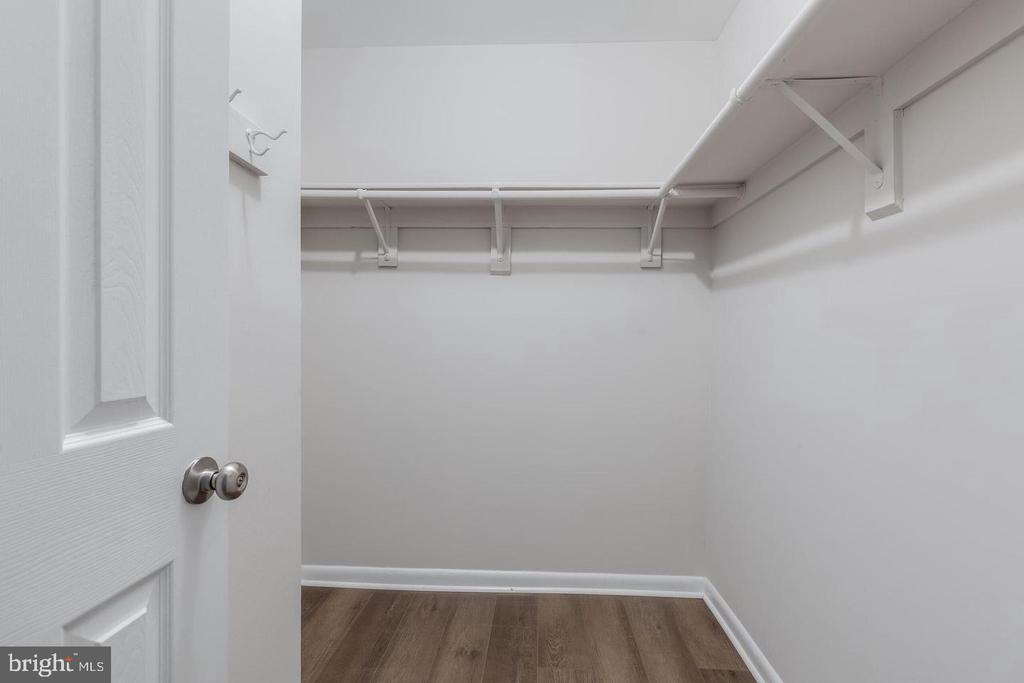 2256 GUNSMITH SQUARE