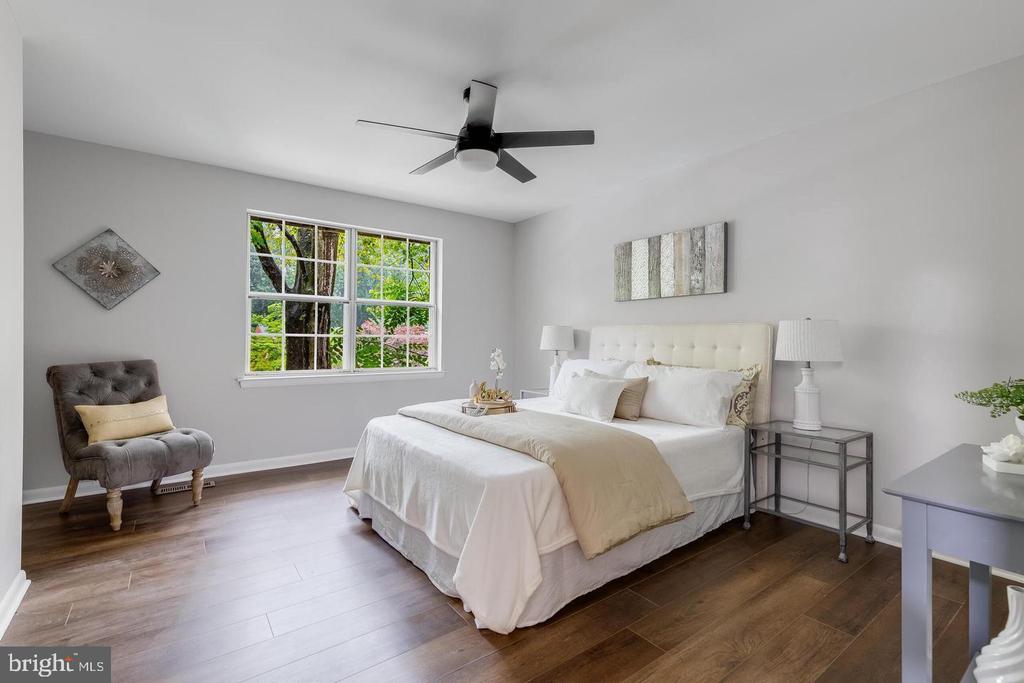 2256 GUNSMITH SQUARE