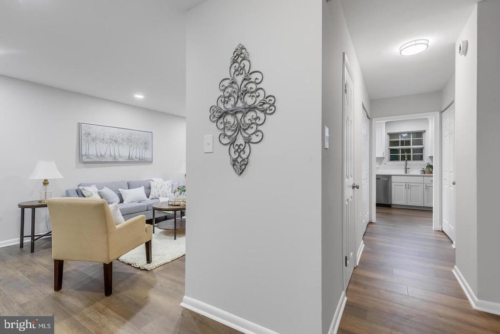 2256 GUNSMITH SQUARE