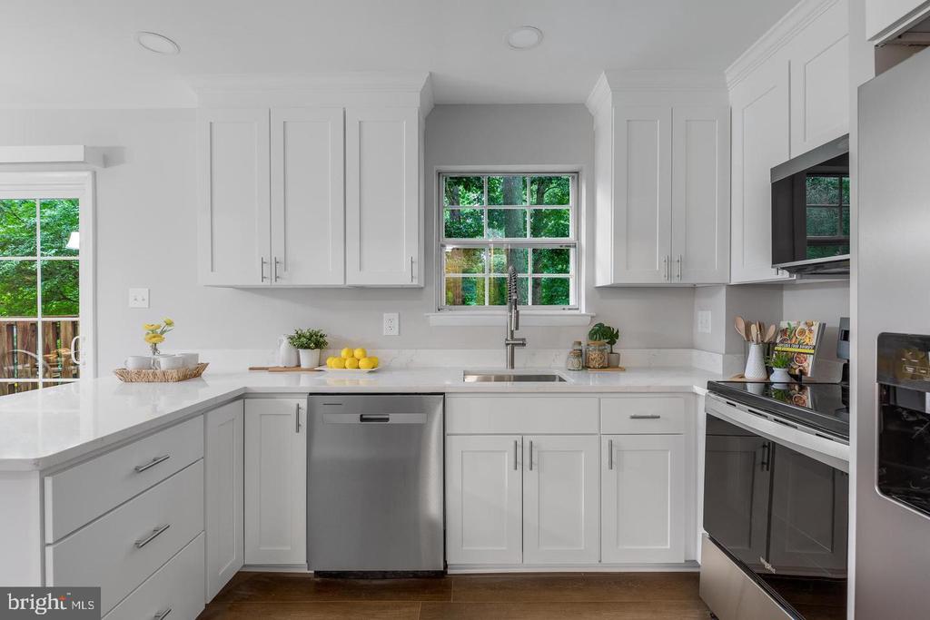2256 GUNSMITH SQUARE