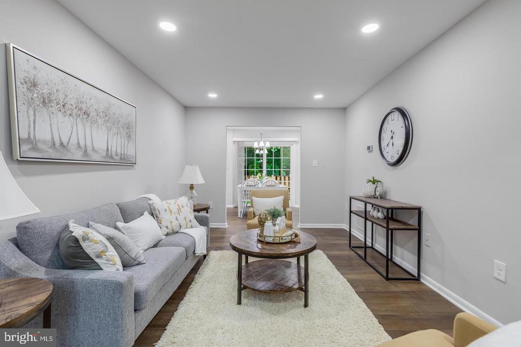2256 GUNSMITH SQUARE