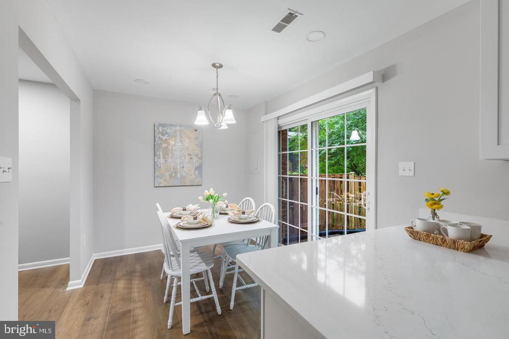 2256 GUNSMITH SQUARE