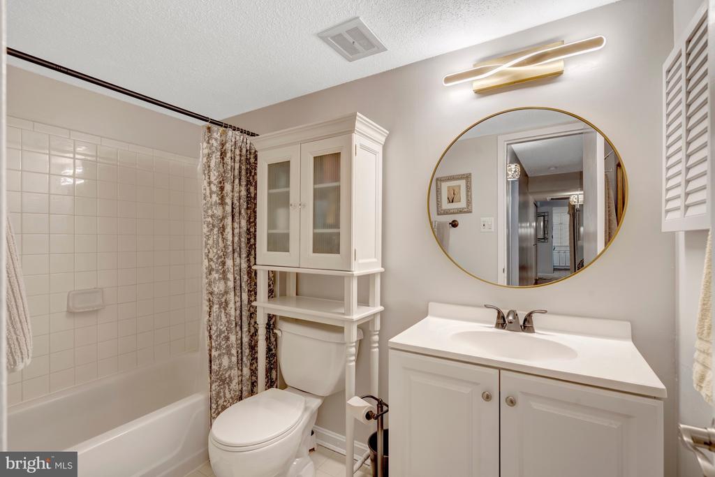 1550 MOORINGS DRIVE Unit: 1A/22C