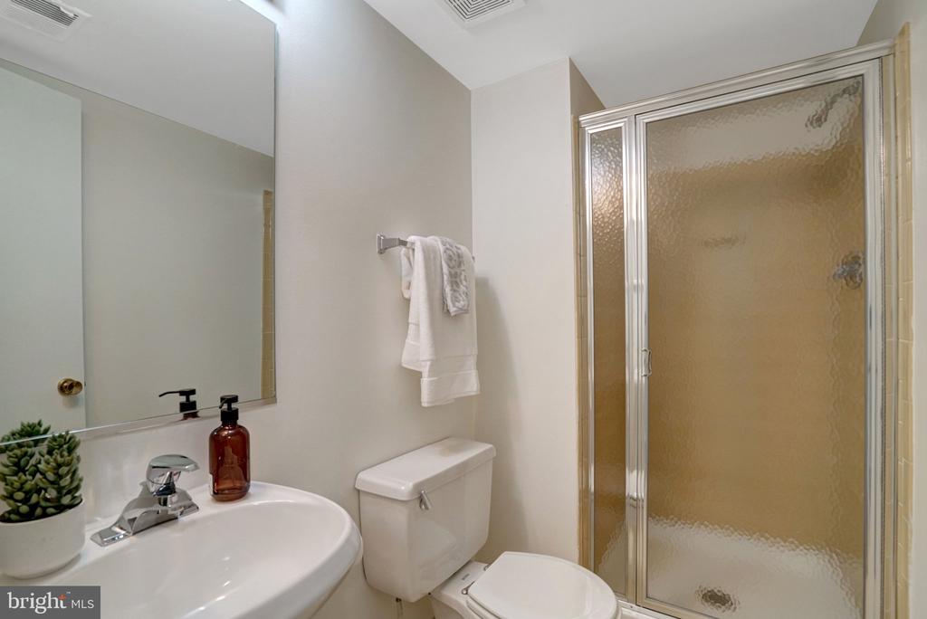 4503 LANTERN PLACE