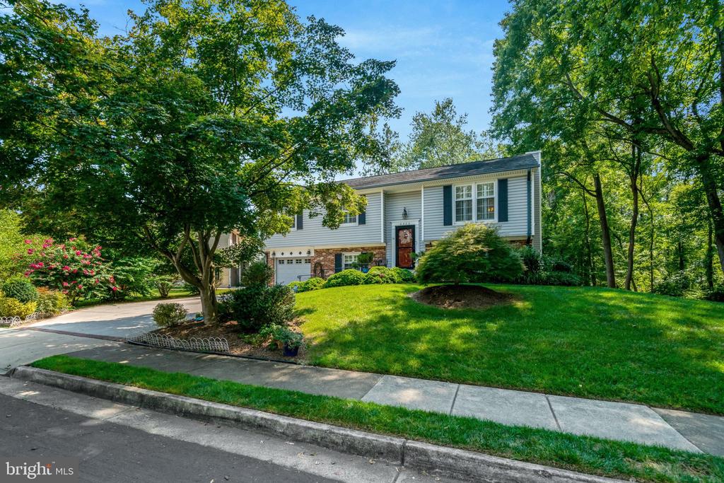 4503 LANTERN PLACE