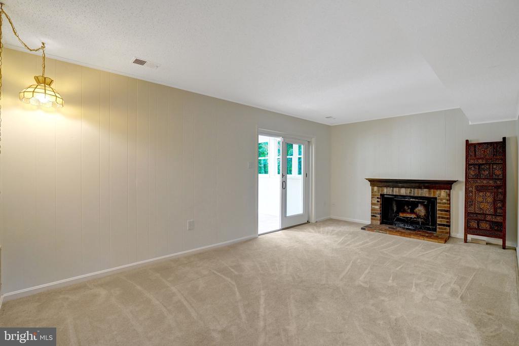 4503 LANTERN PLACE