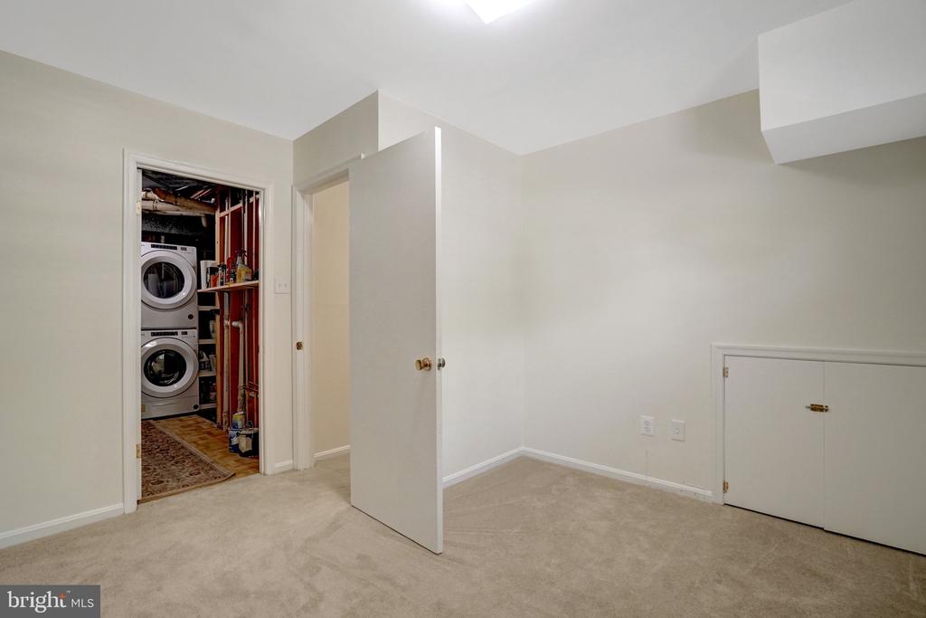 4503 LANTERN PLACE