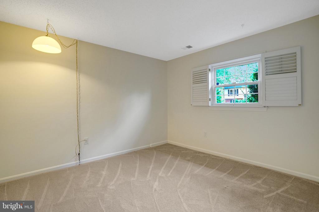 4503 LANTERN PLACE