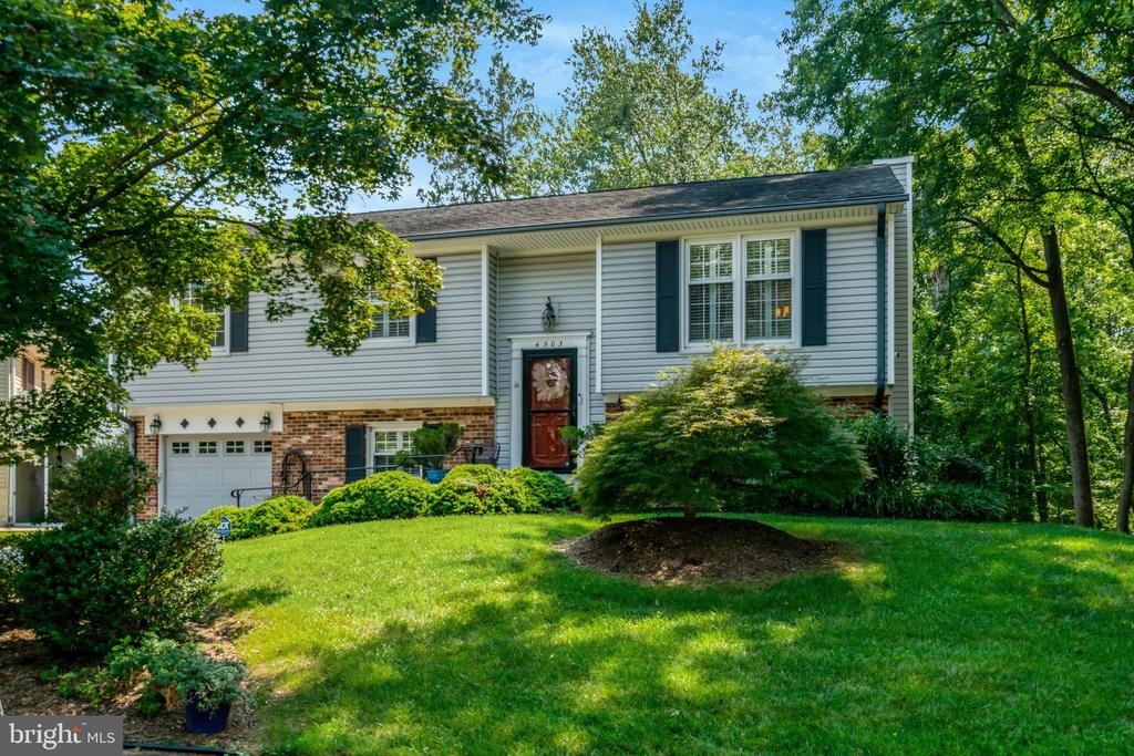 4503 LANTERN PLACE
