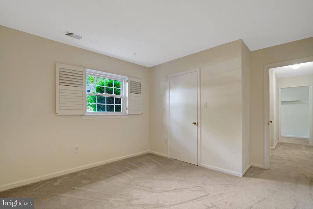 4503 LANTERN PLACE