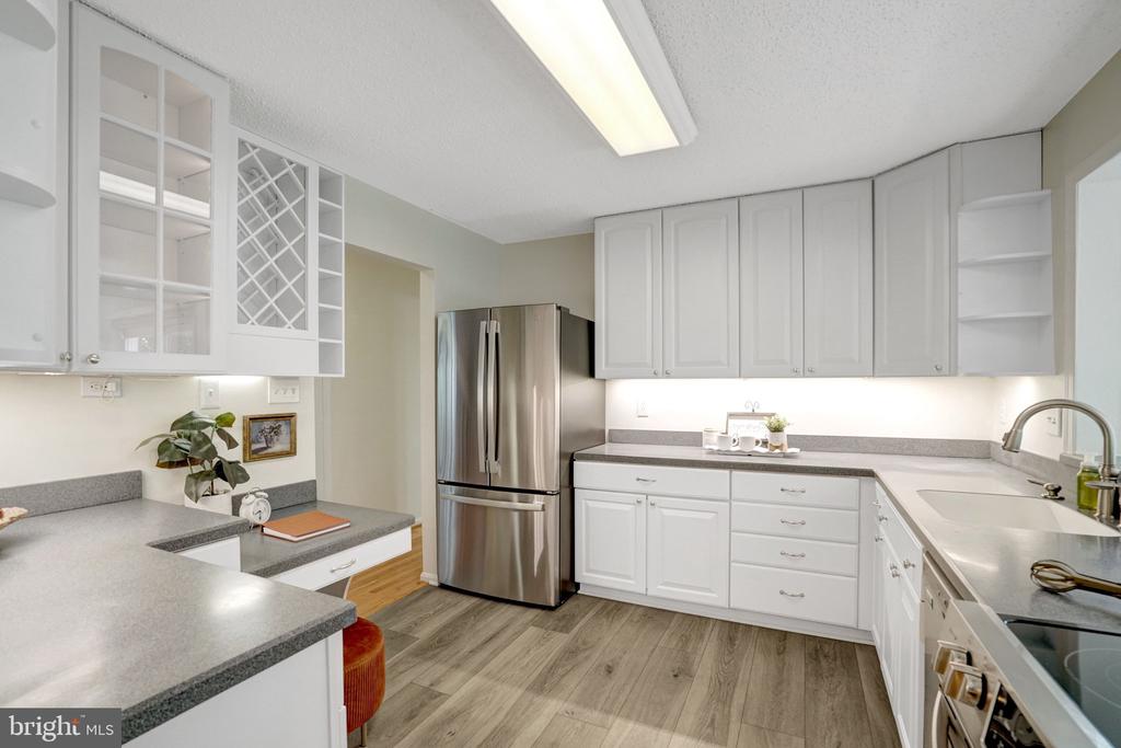 4503 LANTERN PLACE