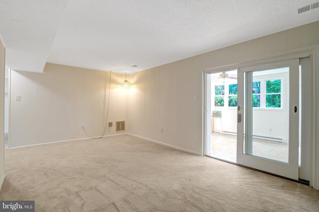 4503 LANTERN PLACE
