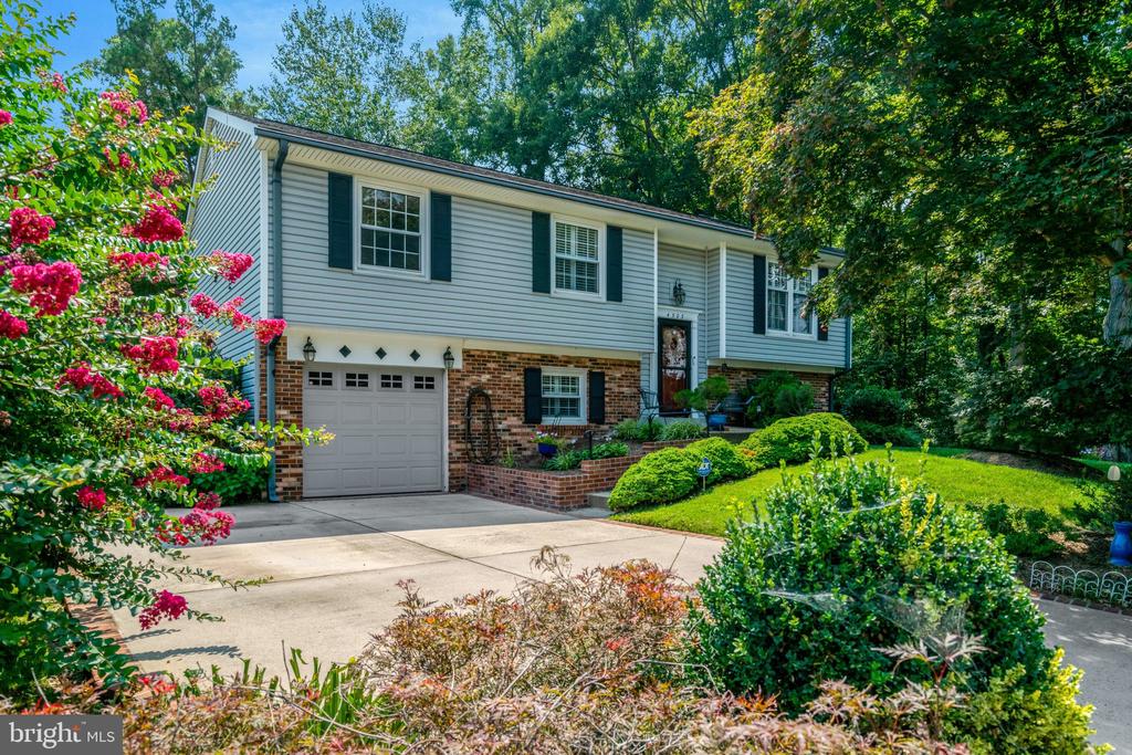 4503 LANTERN PLACE