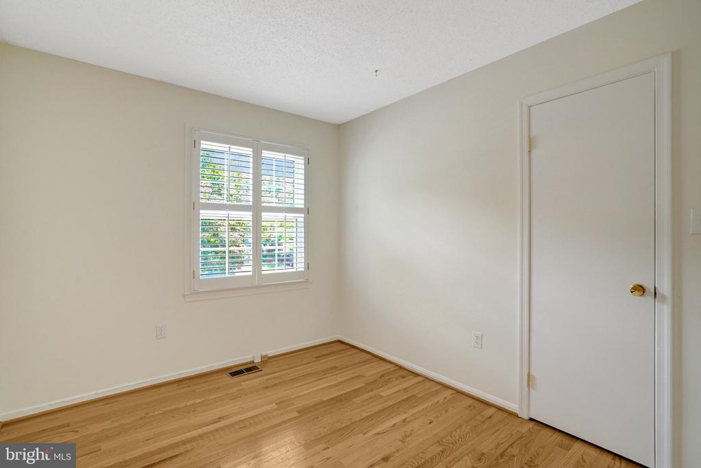 4503 LANTERN PLACE