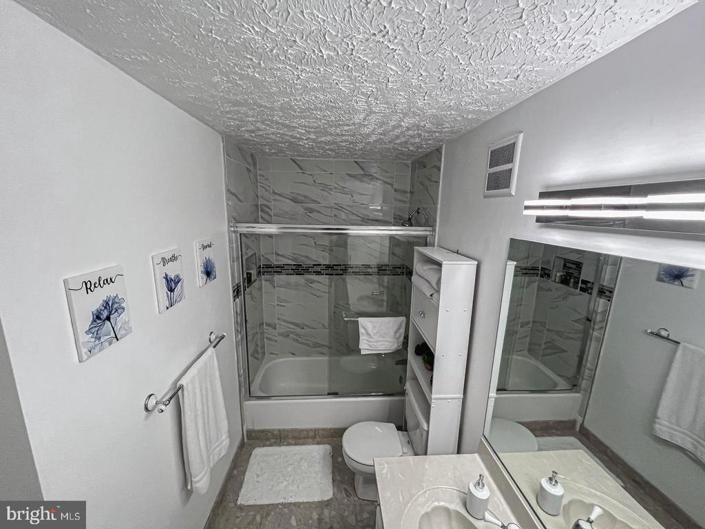 2239 HUNTERS RUN DRIVE Unit: 2239