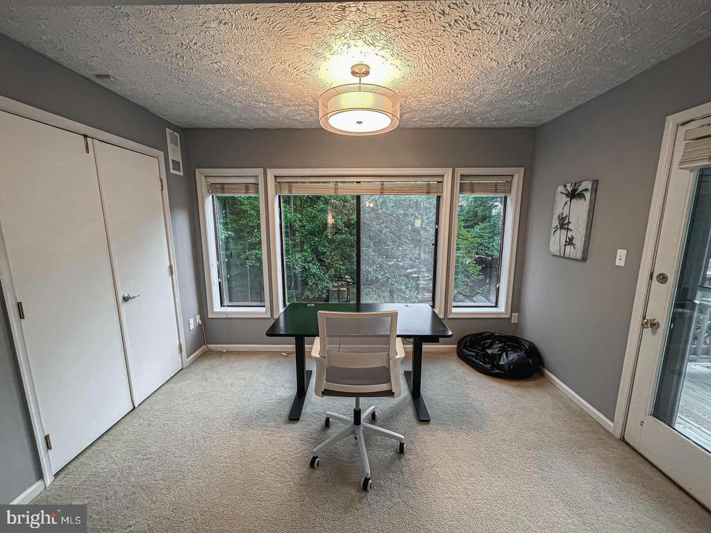 2239 HUNTERS RUN DRIVE Unit: 2239
