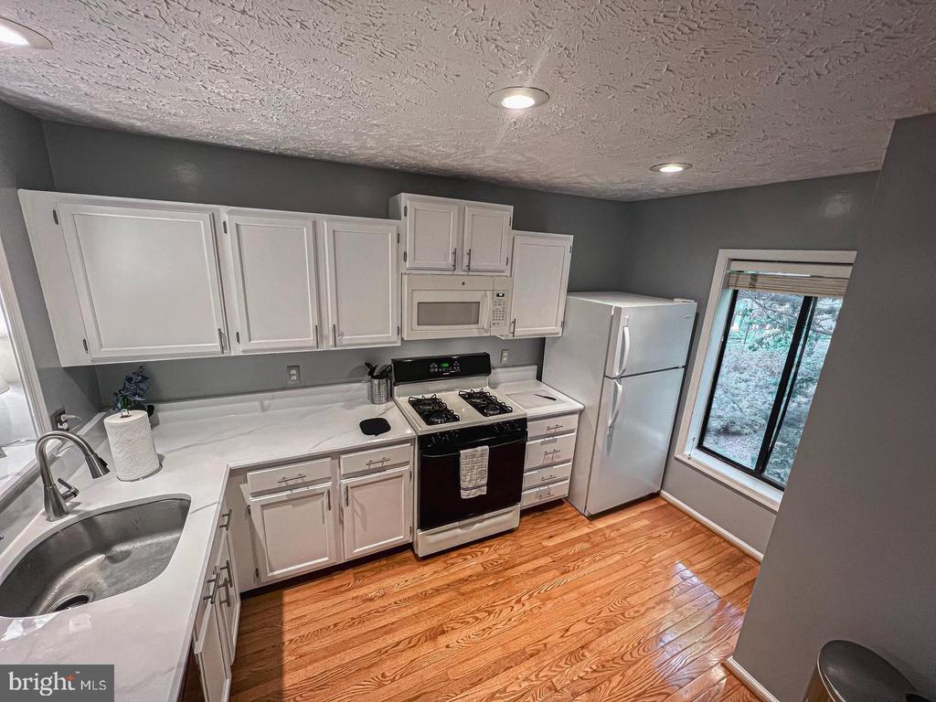 2239 HUNTERS RUN DRIVE Unit: 2239
