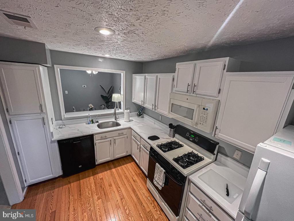 2239 HUNTERS RUN DRIVE Unit: 2239