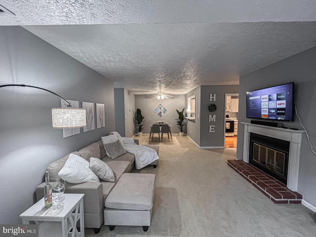 2239 HUNTERS RUN DRIVE Unit: 2239