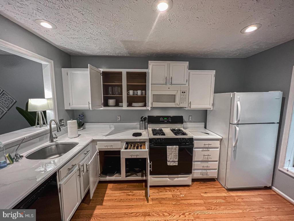 2239 HUNTERS RUN DRIVE Unit: 2239