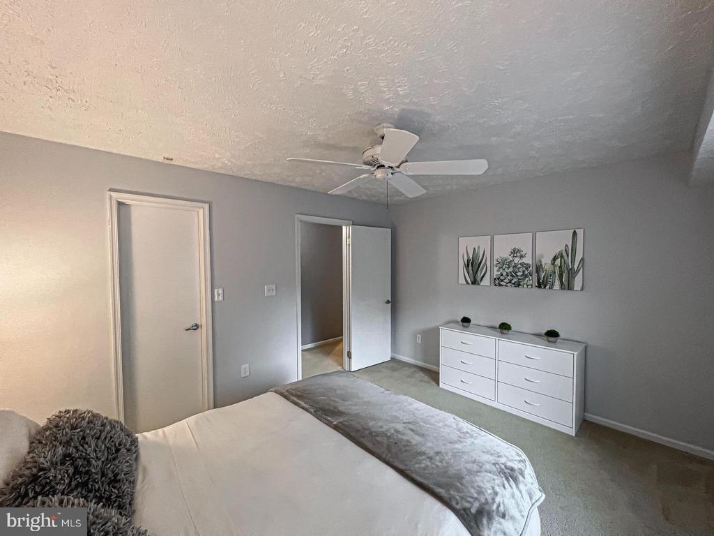 2239 HUNTERS RUN DRIVE Unit: 2239