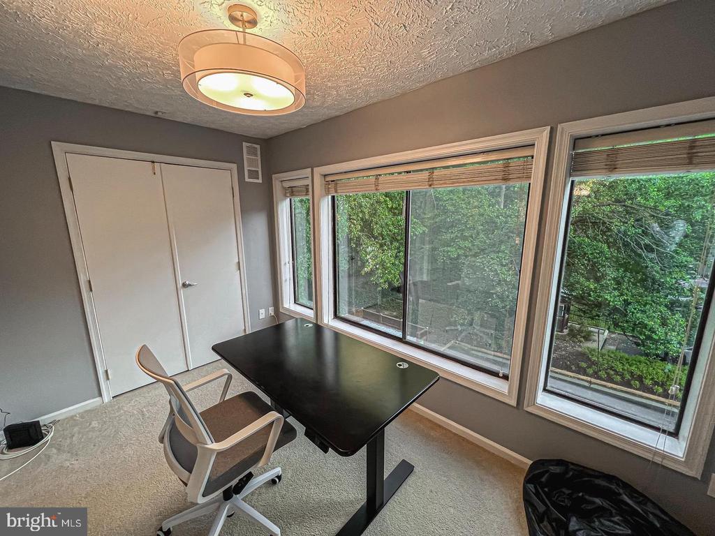 2239 HUNTERS RUN DRIVE Unit: 2239
