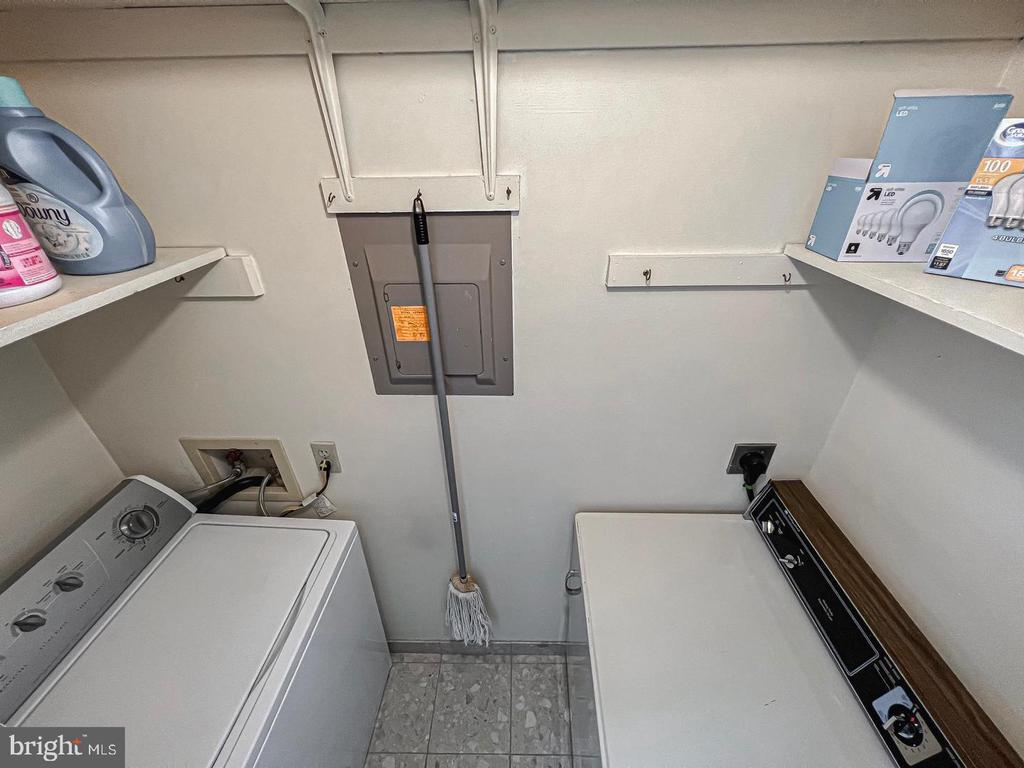 2239 HUNTERS RUN DRIVE Unit: 2239