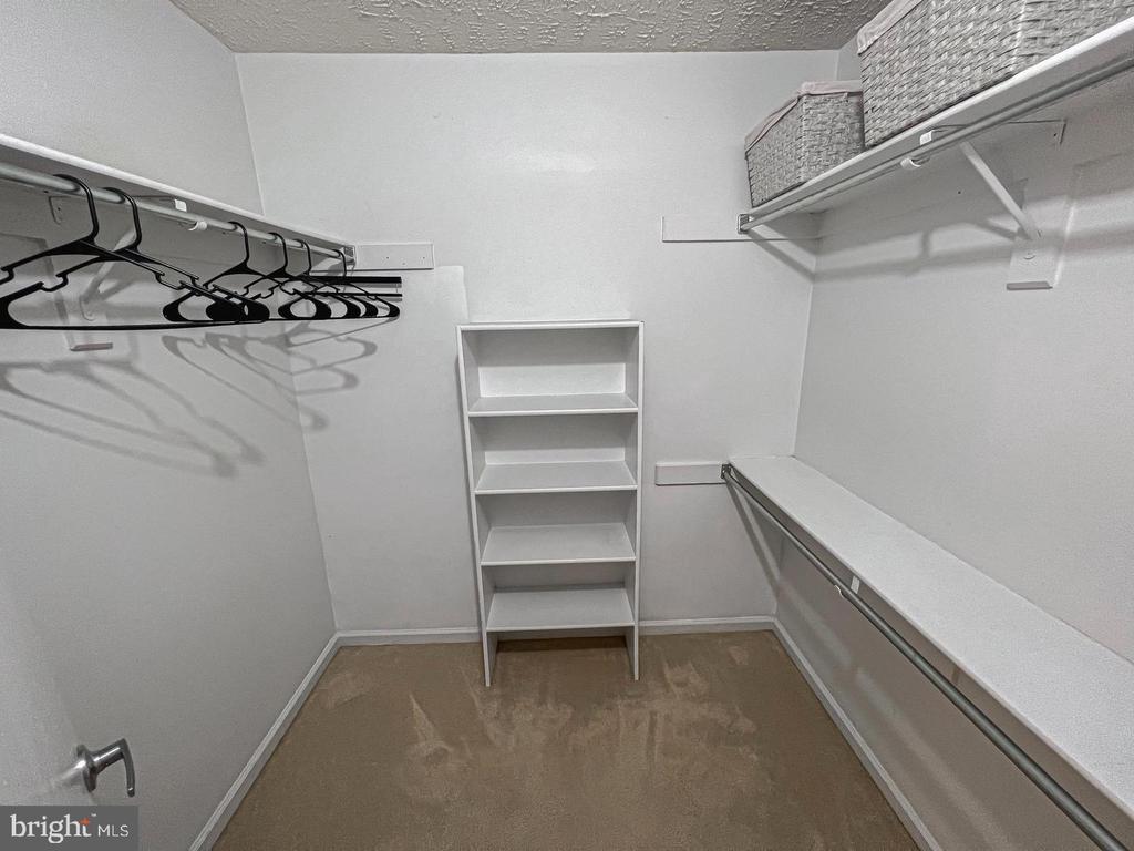 2239 HUNTERS RUN DRIVE Unit: 2239
