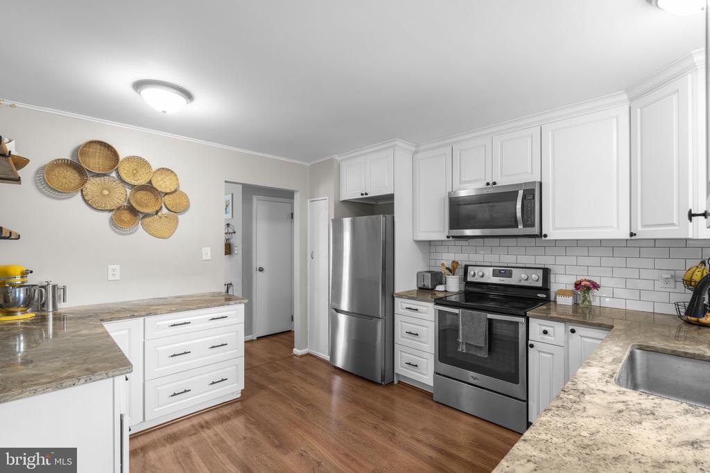 1236 SUMMERFIELD DRIVE