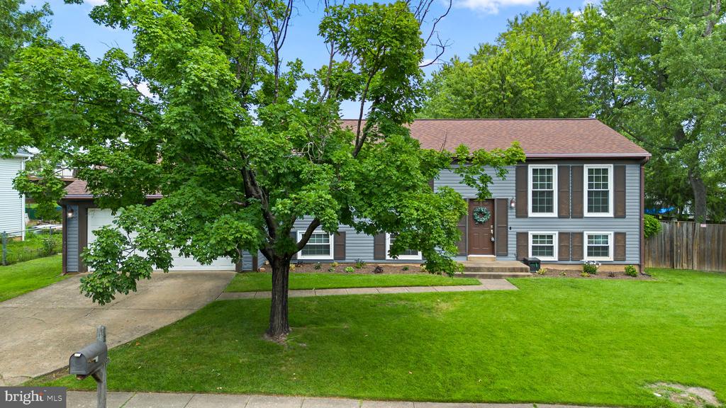 1236 SUMMERFIELD DRIVE