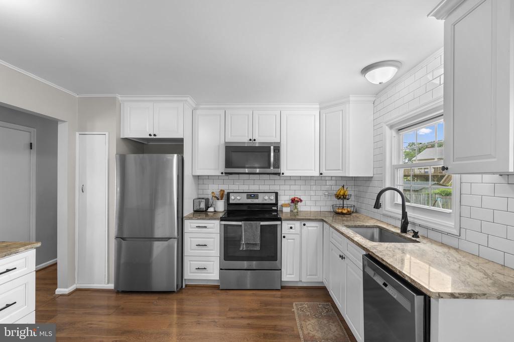 1236 SUMMERFIELD DRIVE