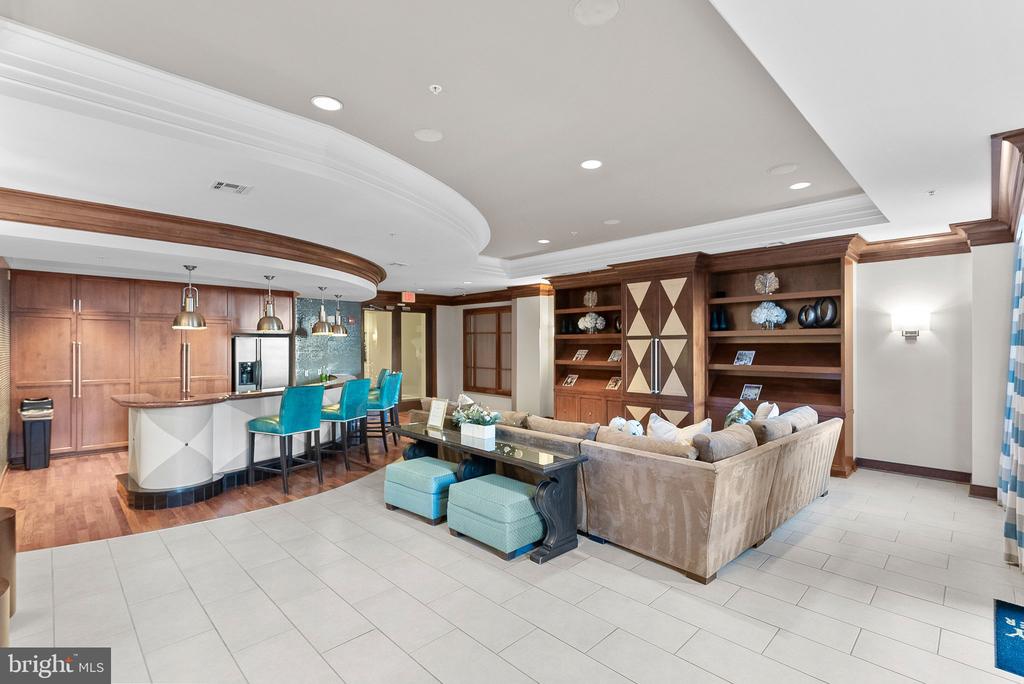 12000 MARKET STREET Unit: 172