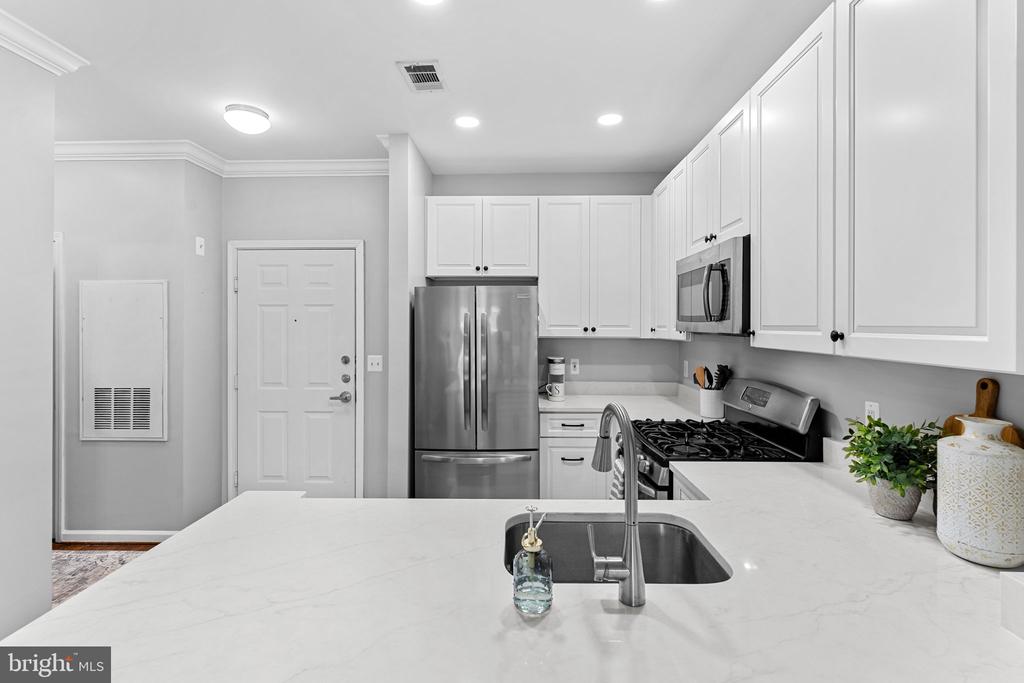 12000 MARKET STREET Unit: 172