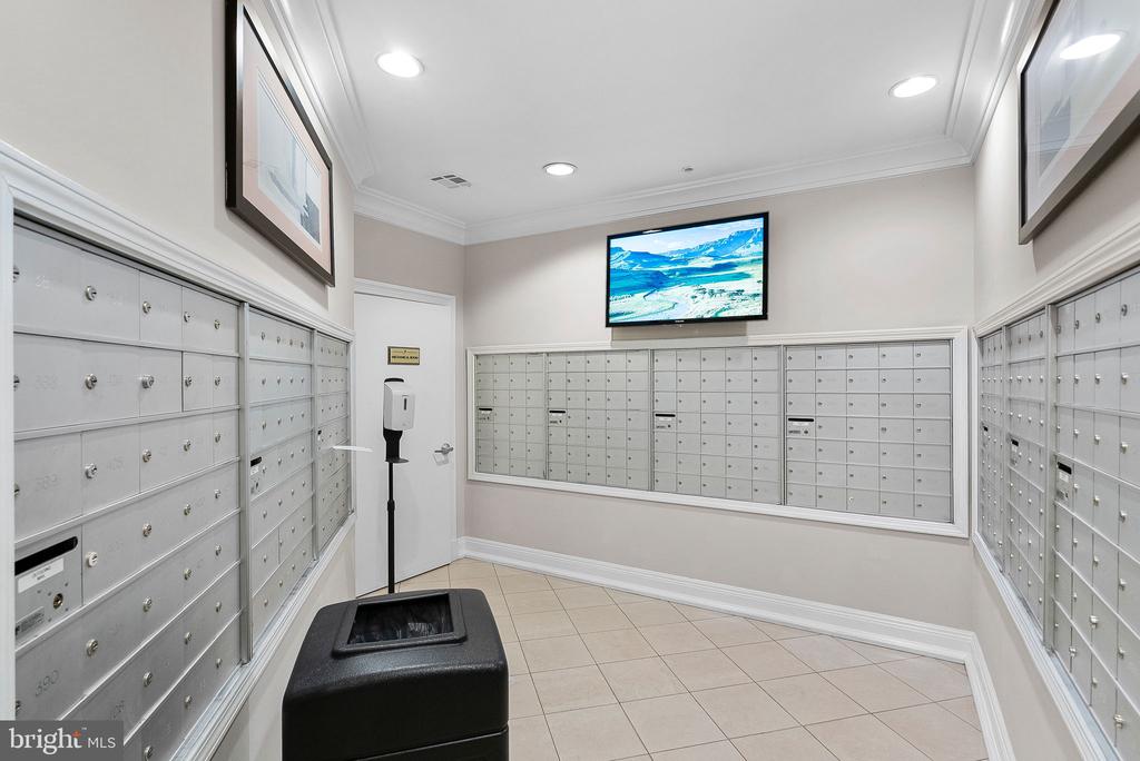 12000 MARKET STREET Unit: 172