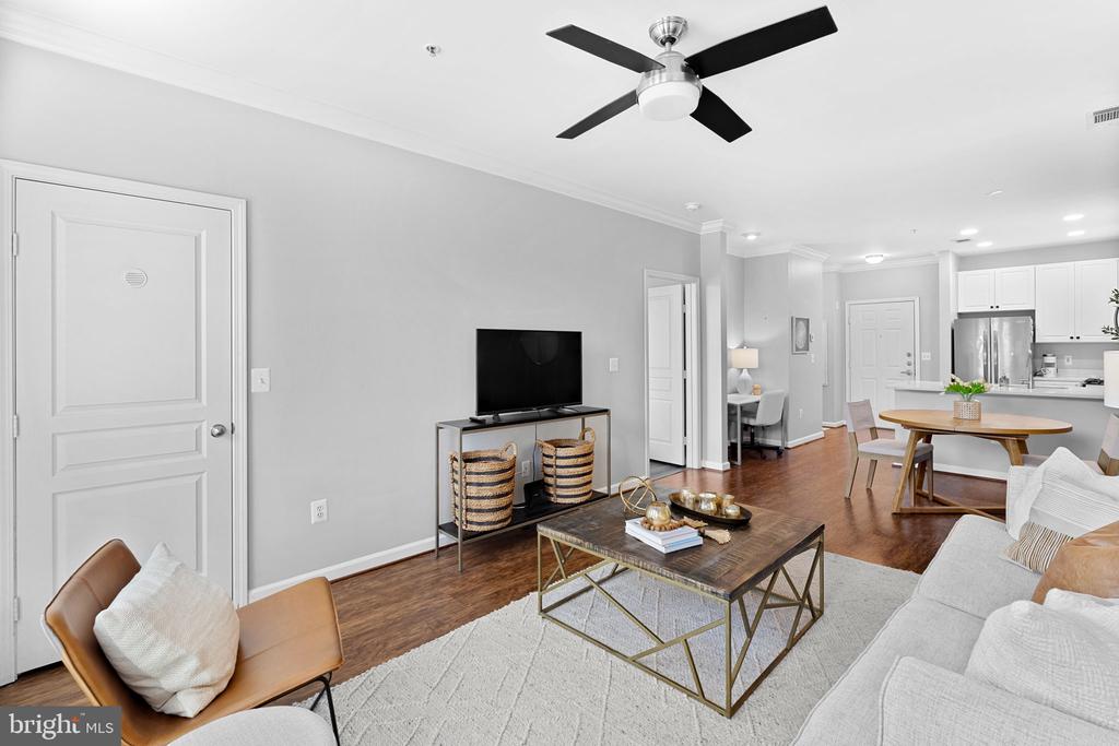 12000 MARKET STREET Unit: 172