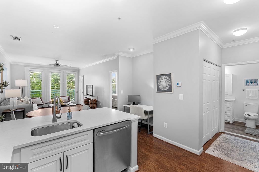 12000 MARKET STREET Unit: 172
