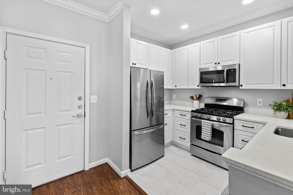 12000 MARKET STREET Unit: 172