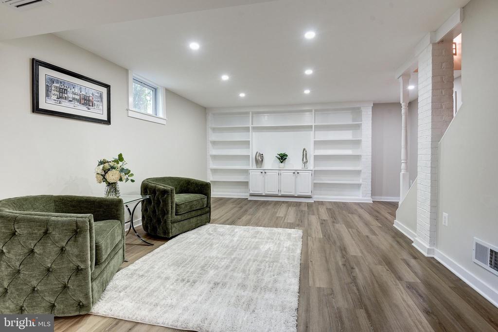 2669 OAKTON GLEN DRIVE