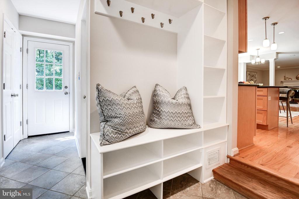 2669 OAKTON GLEN DRIVE